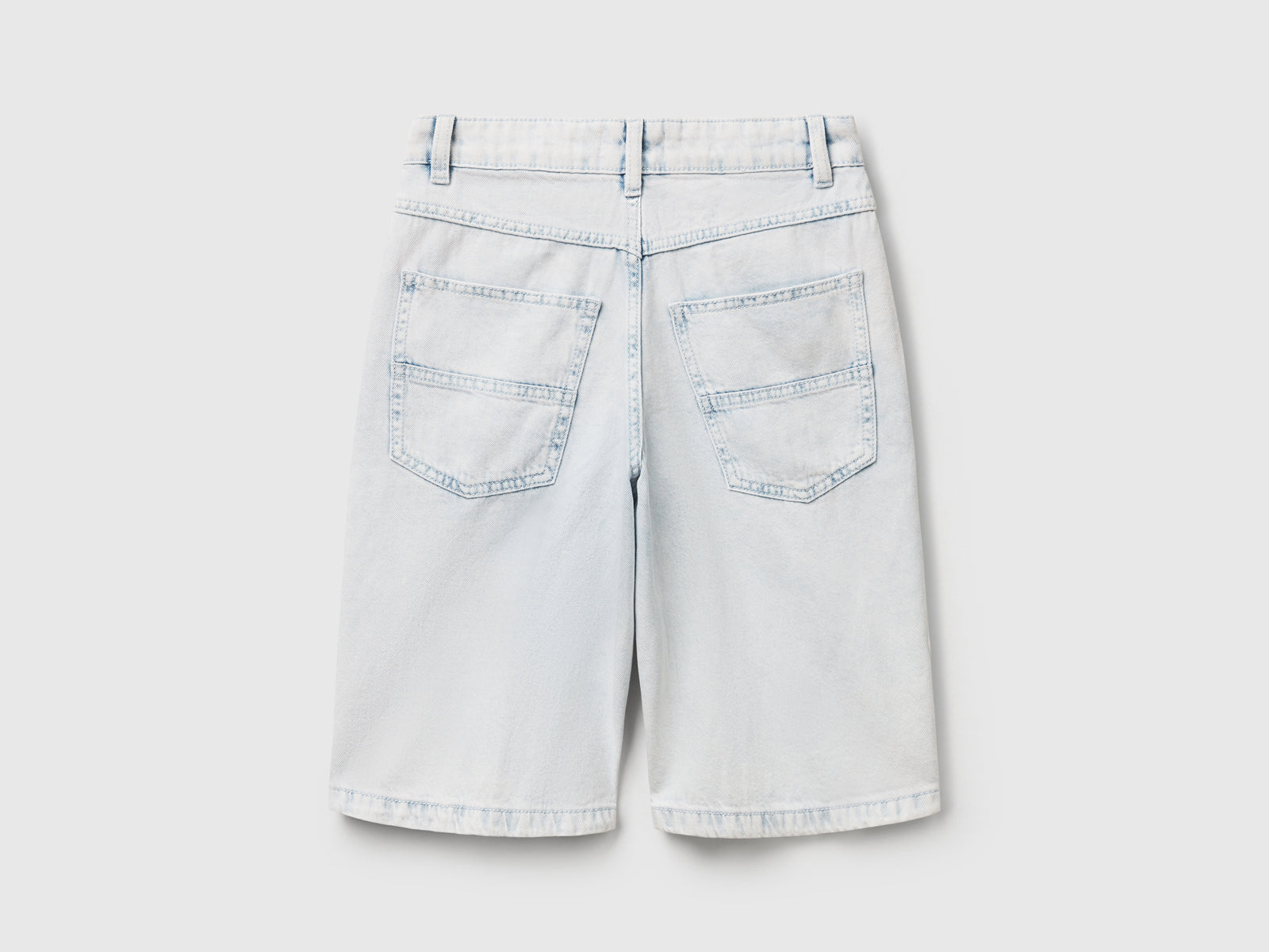 Pantaloni corti di jeans da bambino azzurro 2 | Benetton Outlet