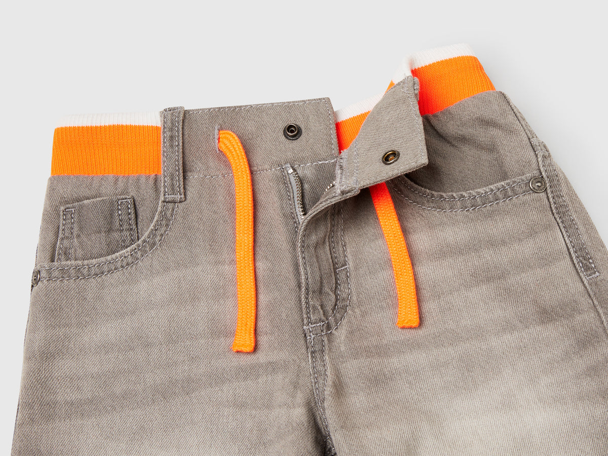 Pantaloni corti di jeans straight