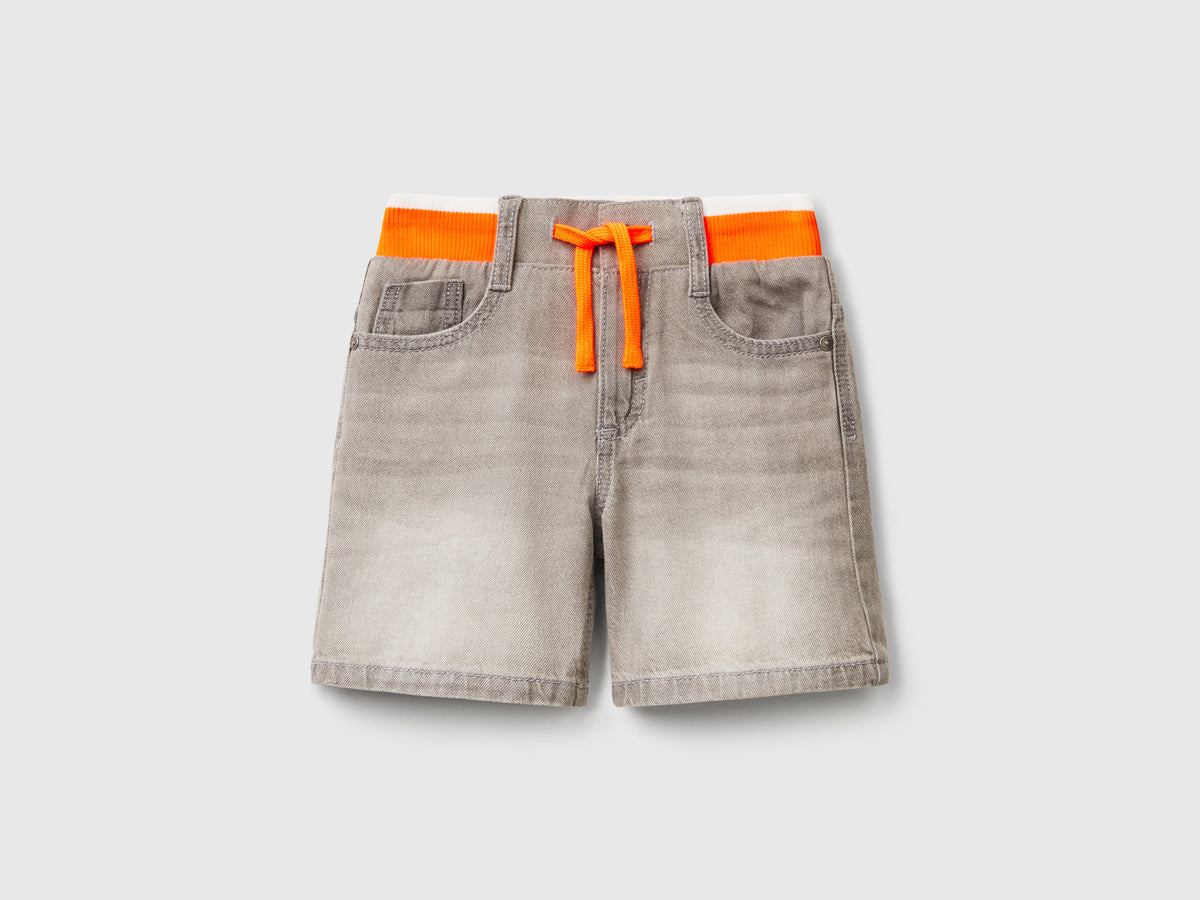 Pantaloni corti di jeans straight