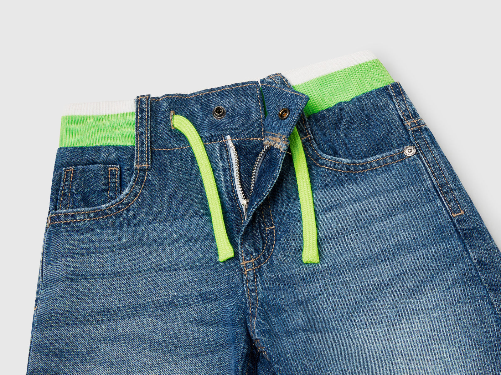 Pantaloni corti di jeans straight da bimbo blu 3 | Benetton Outlet