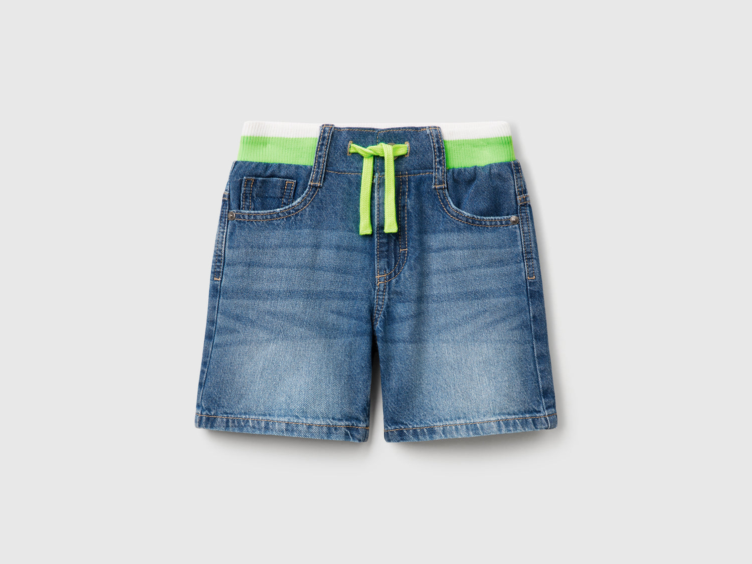 Pantaloni corti di jeans straight da bimbo blu | Benetton Outlet