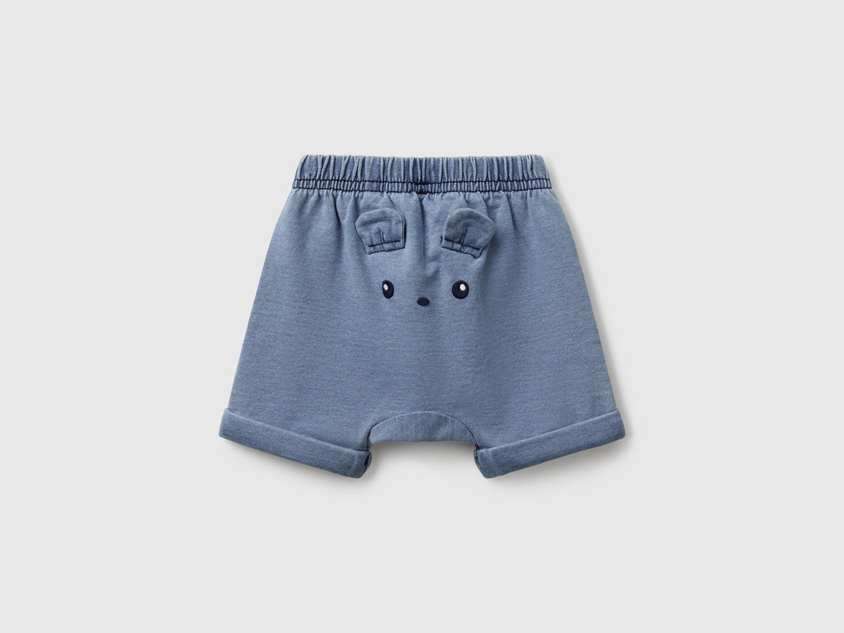 Shorts con patch in felpa effetto denim