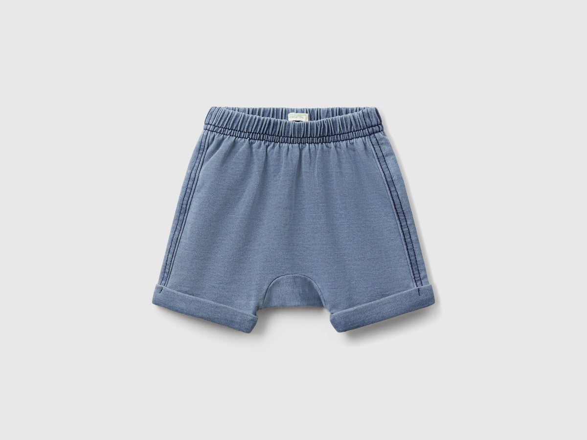 Shorts con patch in felpa effetto denim