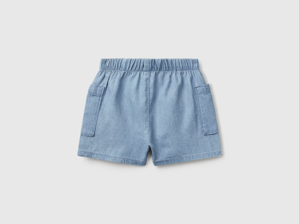 Pantaloni corti in jeans leggero