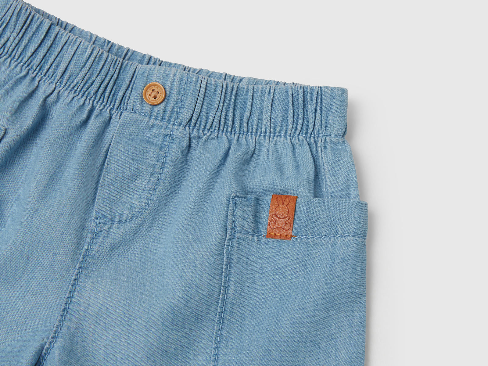 Pantaloni corti in jeans leggero da neonato azzurro 3 | Benetton Outlet
