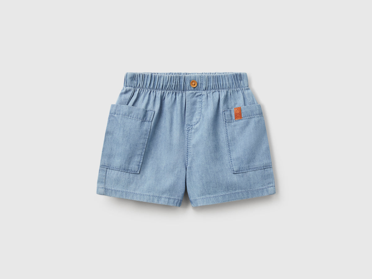 Pantaloni corti in jeans leggero