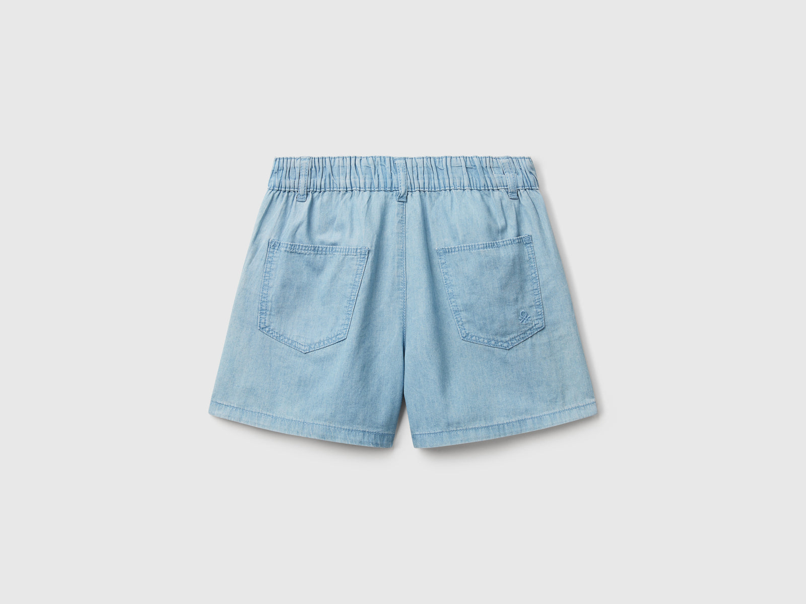 Bermuda in chambray da bambina azzurro 2 | Benetton Outlet