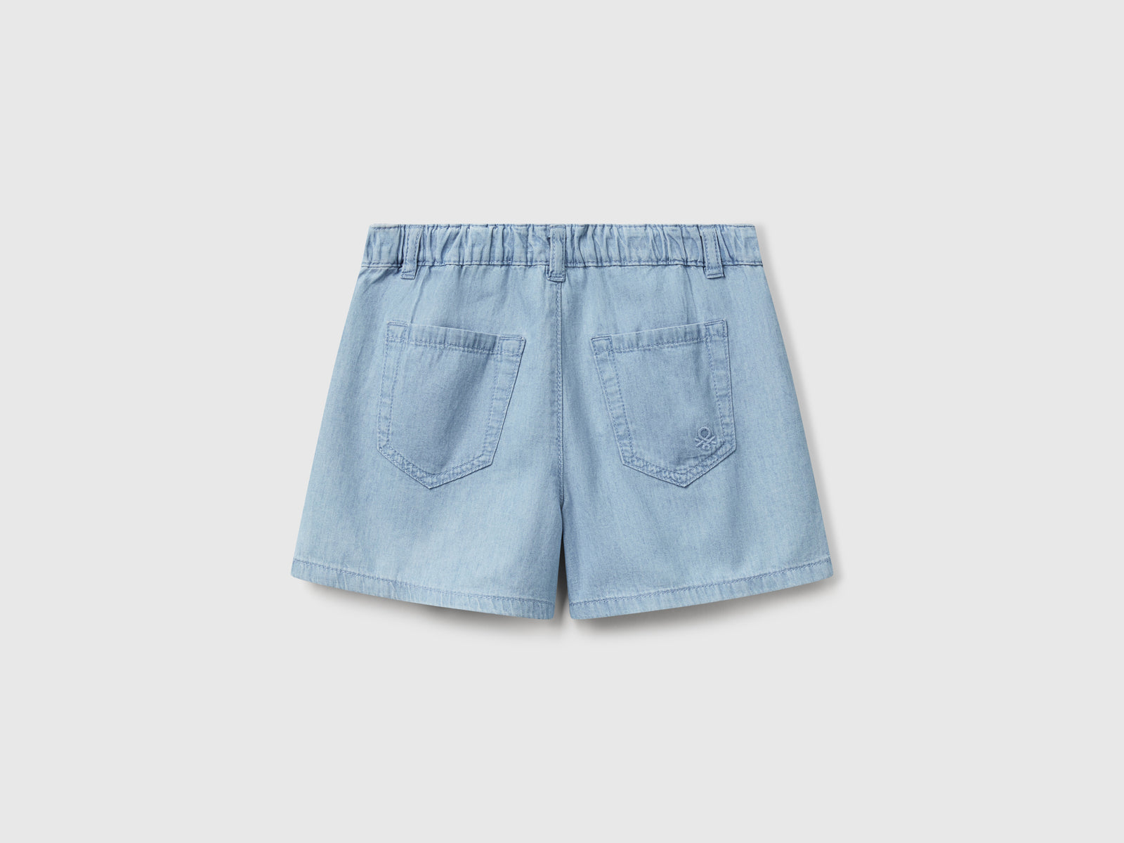 Shorts leggeri effetto jeans da bimba azzurro 2 | Benetton Outlet