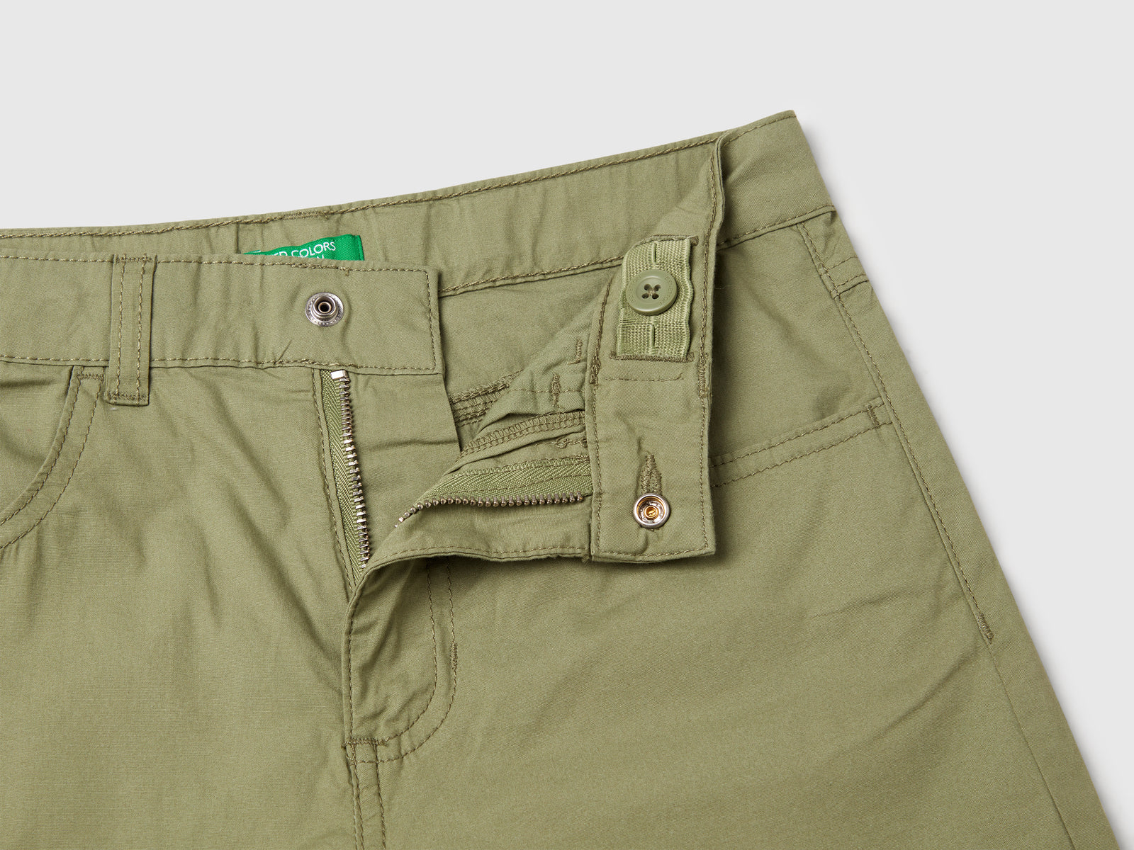 Pantaloni cargo wide fit da bambina verde oliva 3 | Benetton Outlet