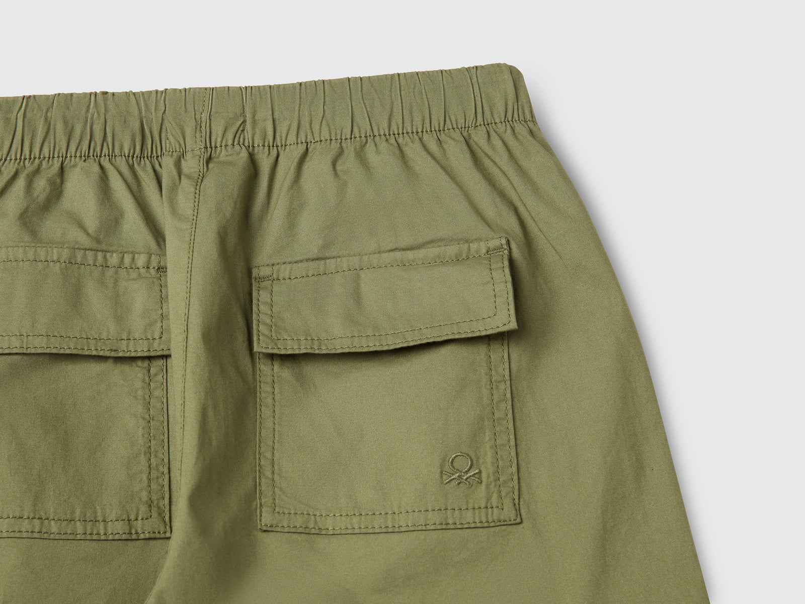 Pantaloni cargo in cotone stretch da bambina verde oliva 3 | Benetton Outlet
