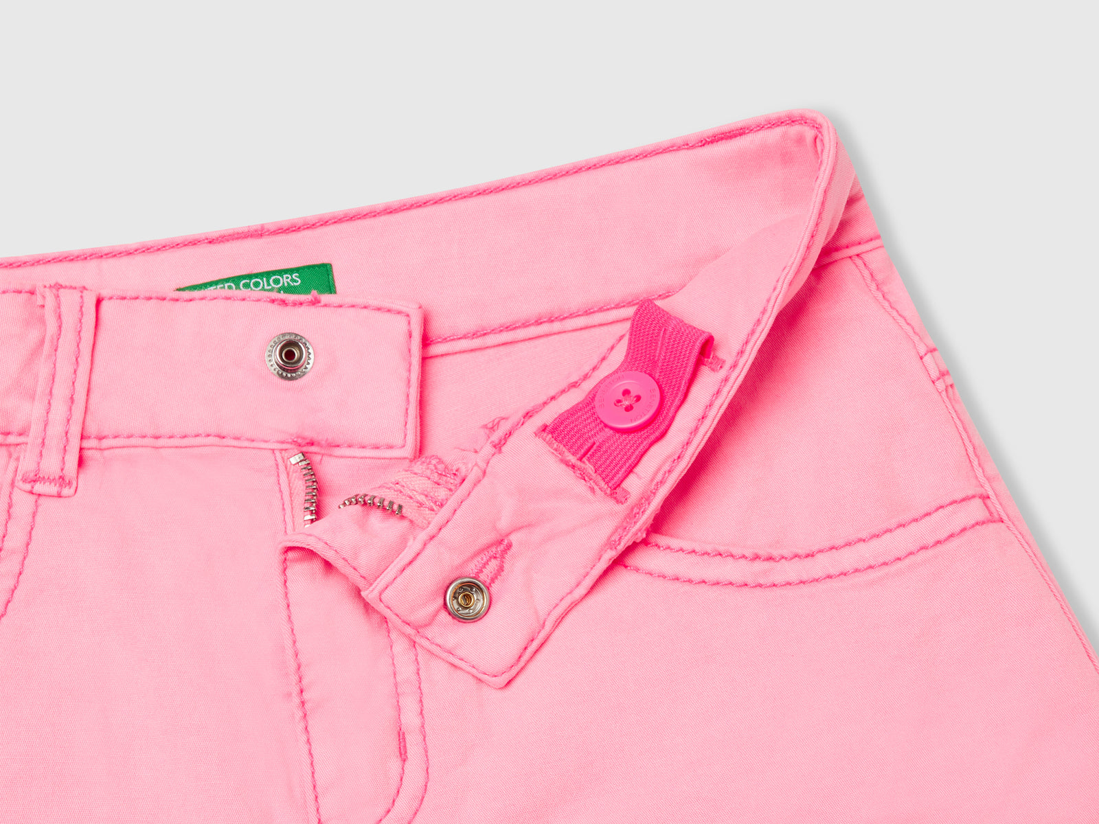 Shorts cinque tasche da bambina rosa fluo 3 | Benetton Outlet