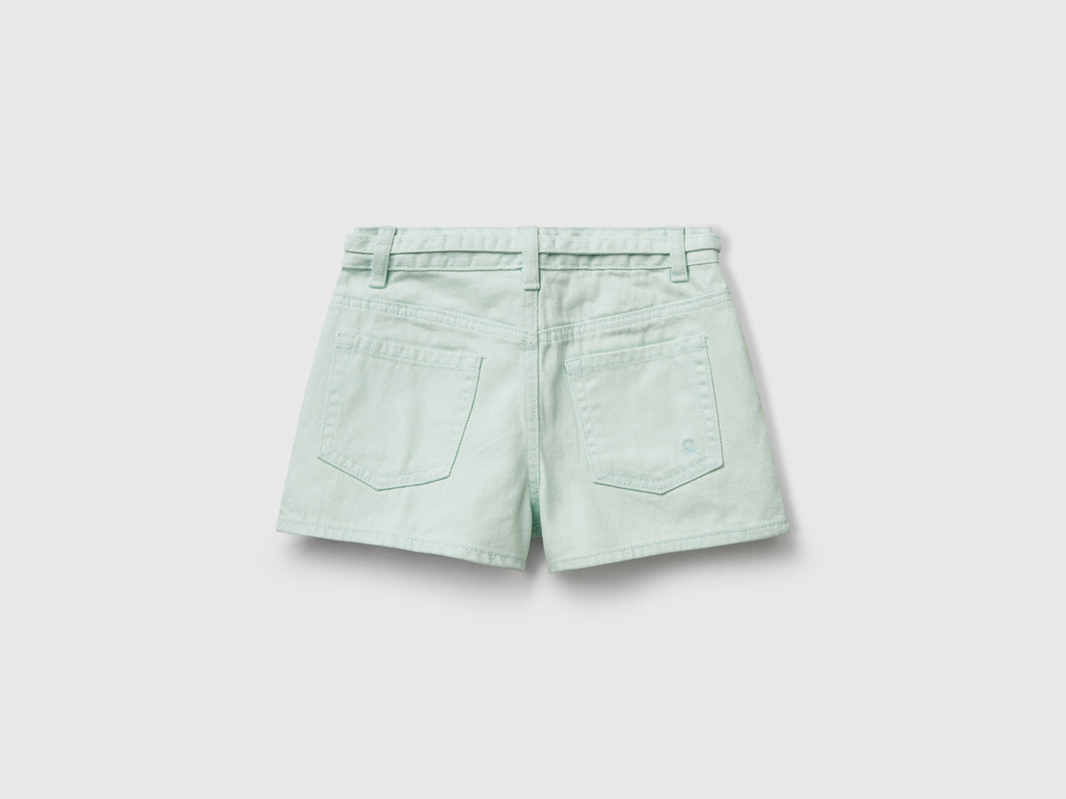 Shorts con cintura