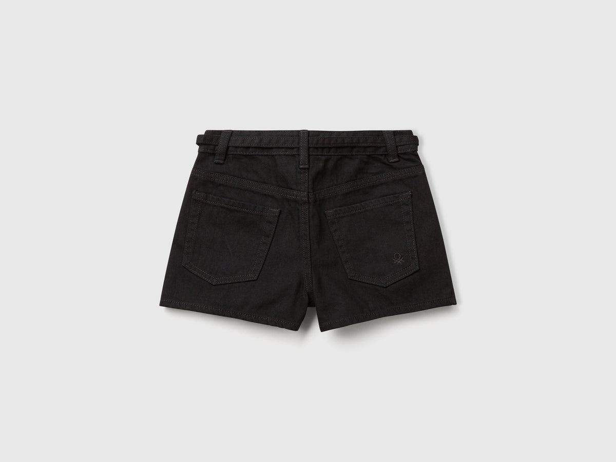 Shorts con cintura