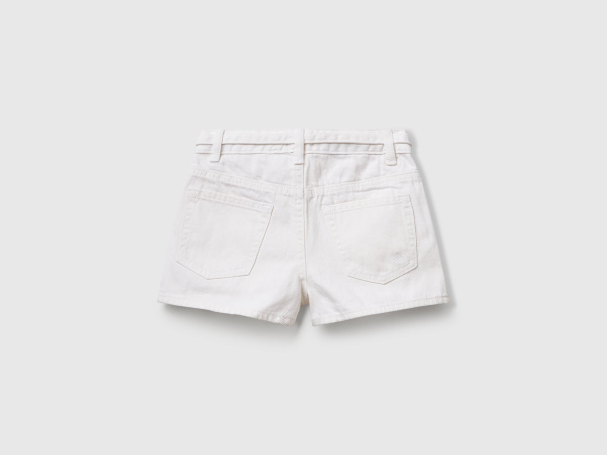 Shorts con cintura