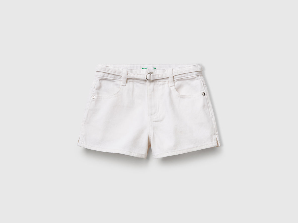 Shorts con cintura