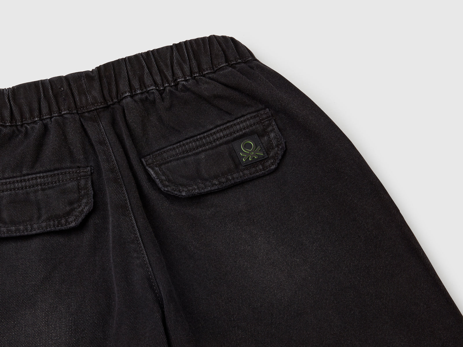Jeans parachute da bambino nero 3 | Benetton Outlet