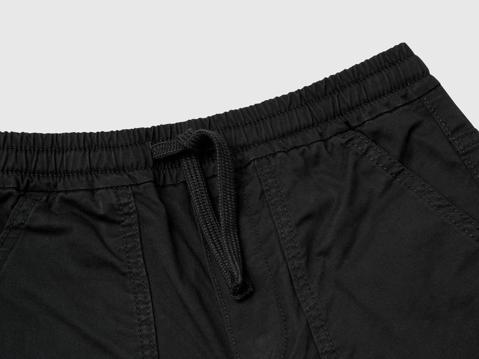 Joggers in cotone stretch con coulisse da bambino nero 3 | Benetton Outlet
