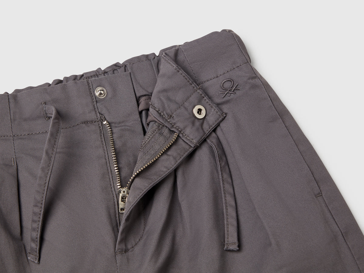 Pantaloni con pinces