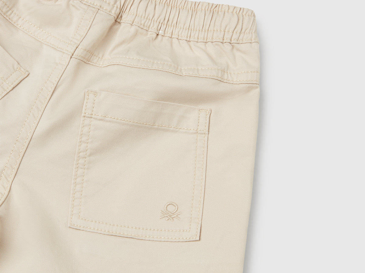 Joggers in cotone stretch con coulisse