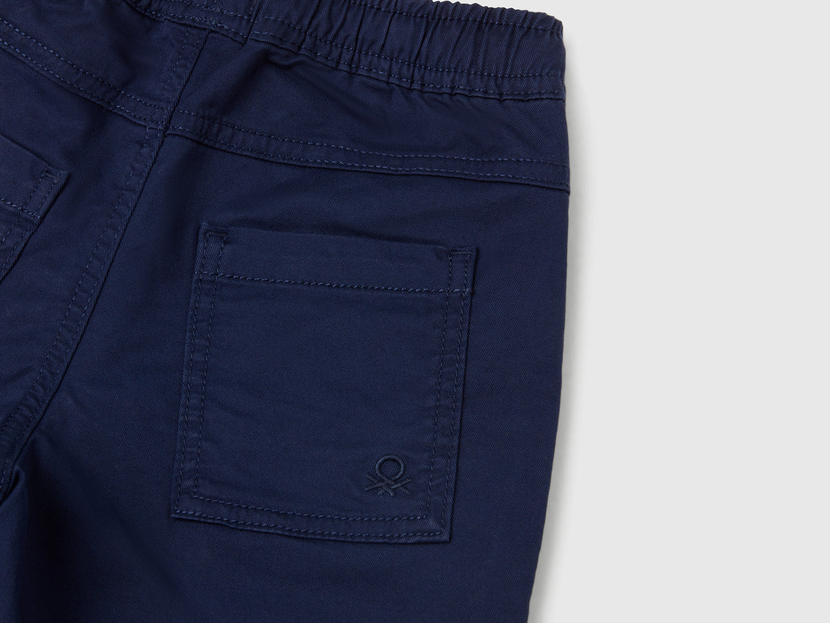 Joggers in cotone stretch con coulisse