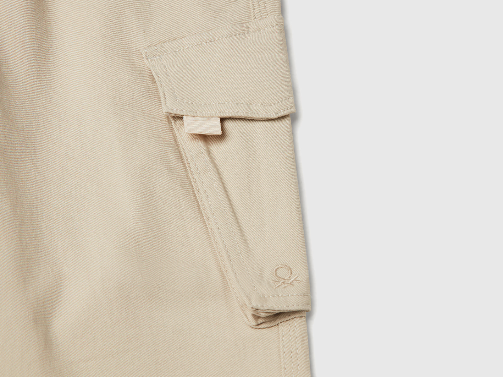Pantaloni cargo slim fit da bambino beige 3 | Benetton Outlet