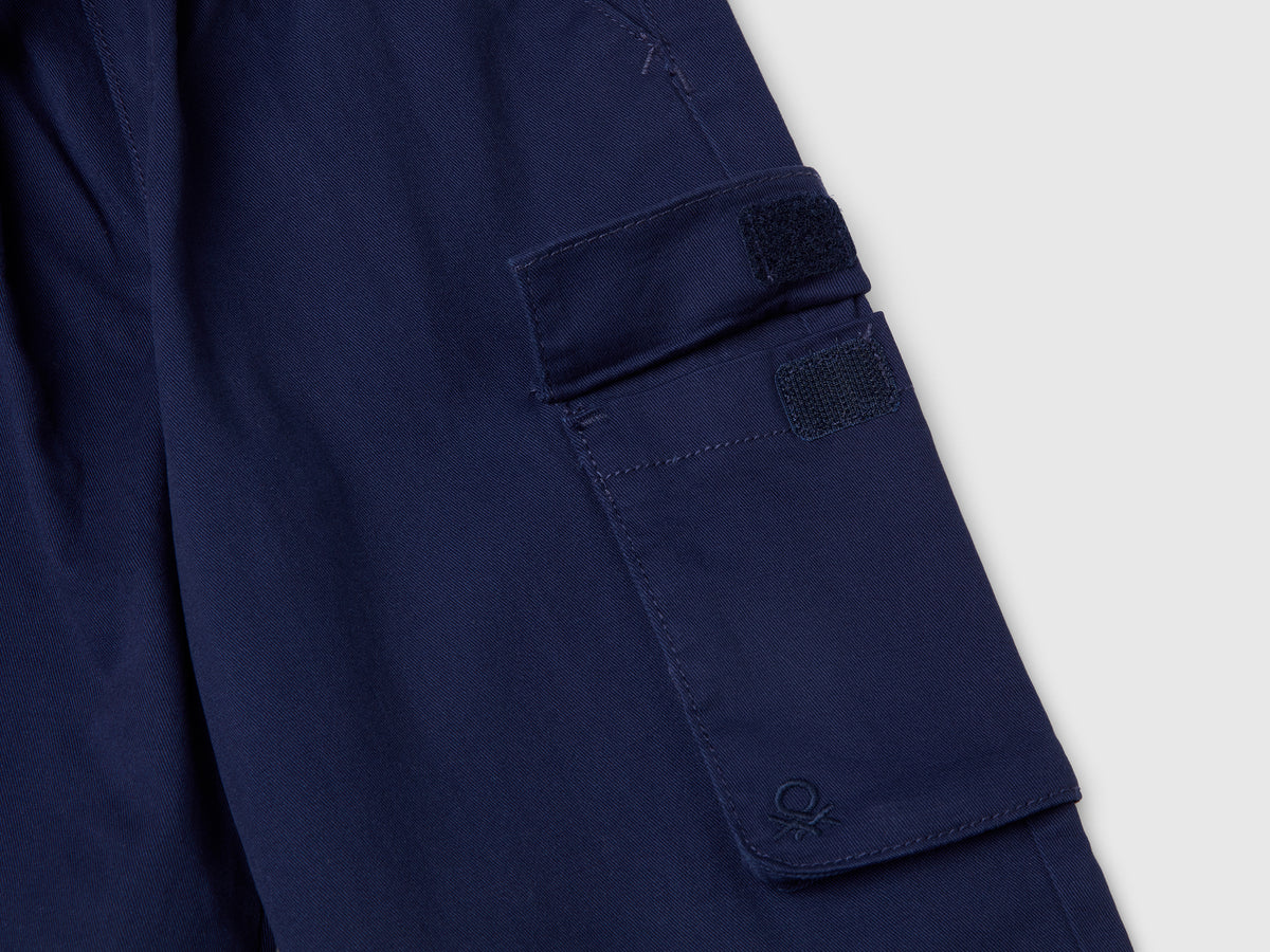 Pantaloni cargo in cotone stretch