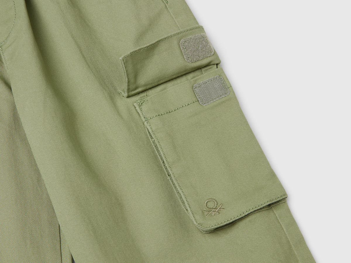 Pantaloni cargo in cotone stretch