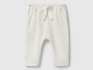 Pantaloni stretch con coulisse