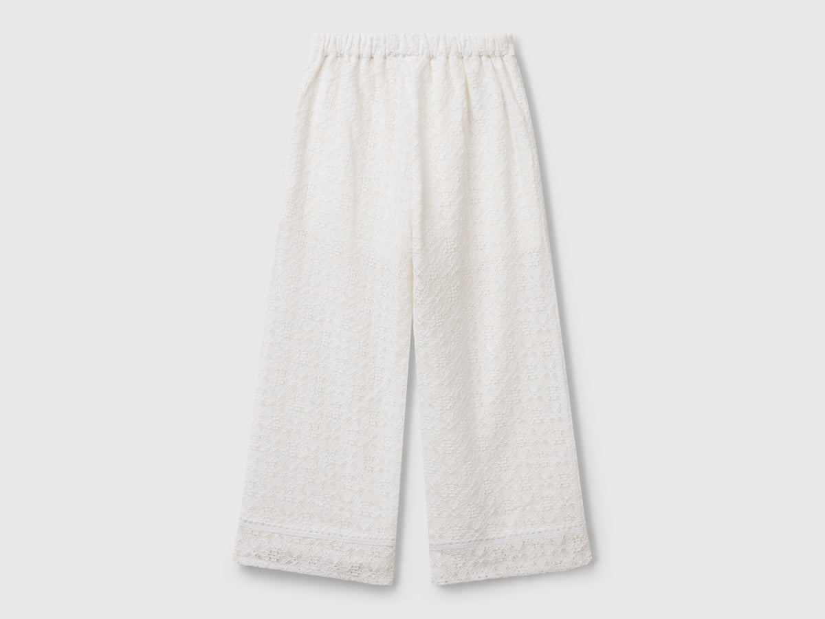 Pantaloni ampi in pizzo