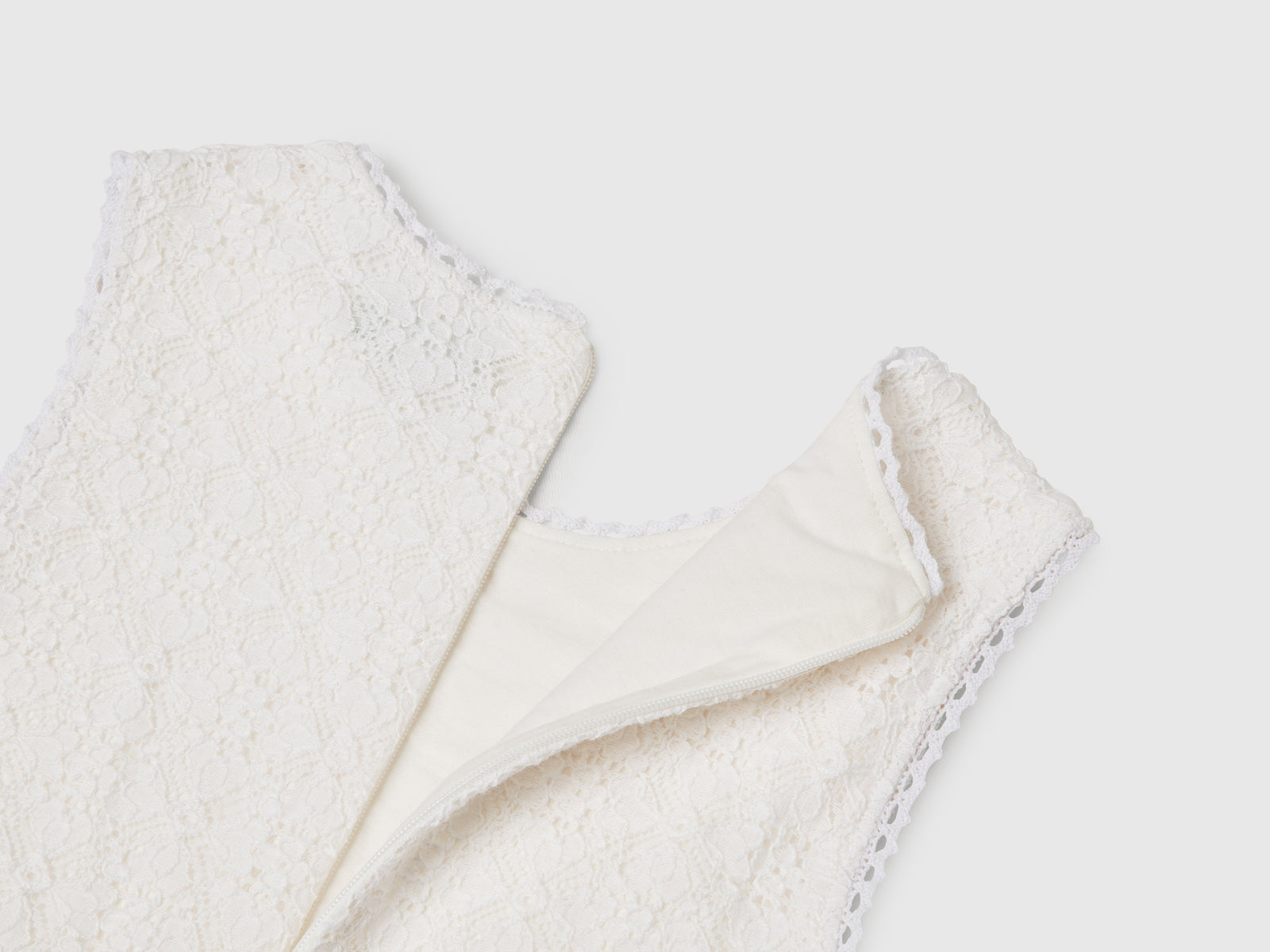 Abito in pizzo con balza da bambina bianco panna 3 | Benetton Outlet