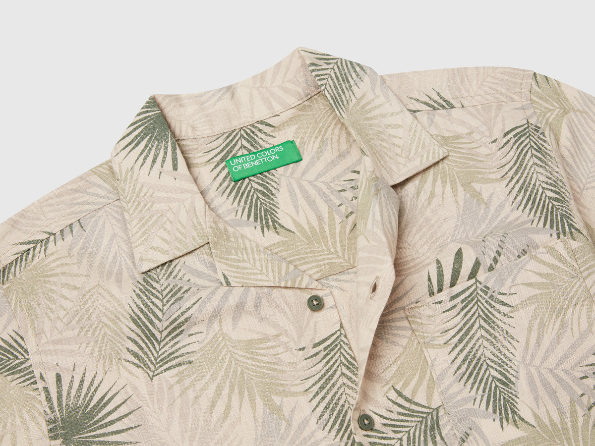 Camicia con stampa tropicale