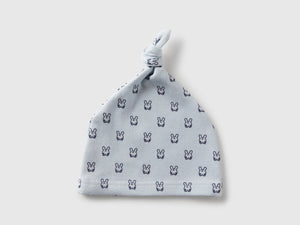 Cappellino stampato con nodino