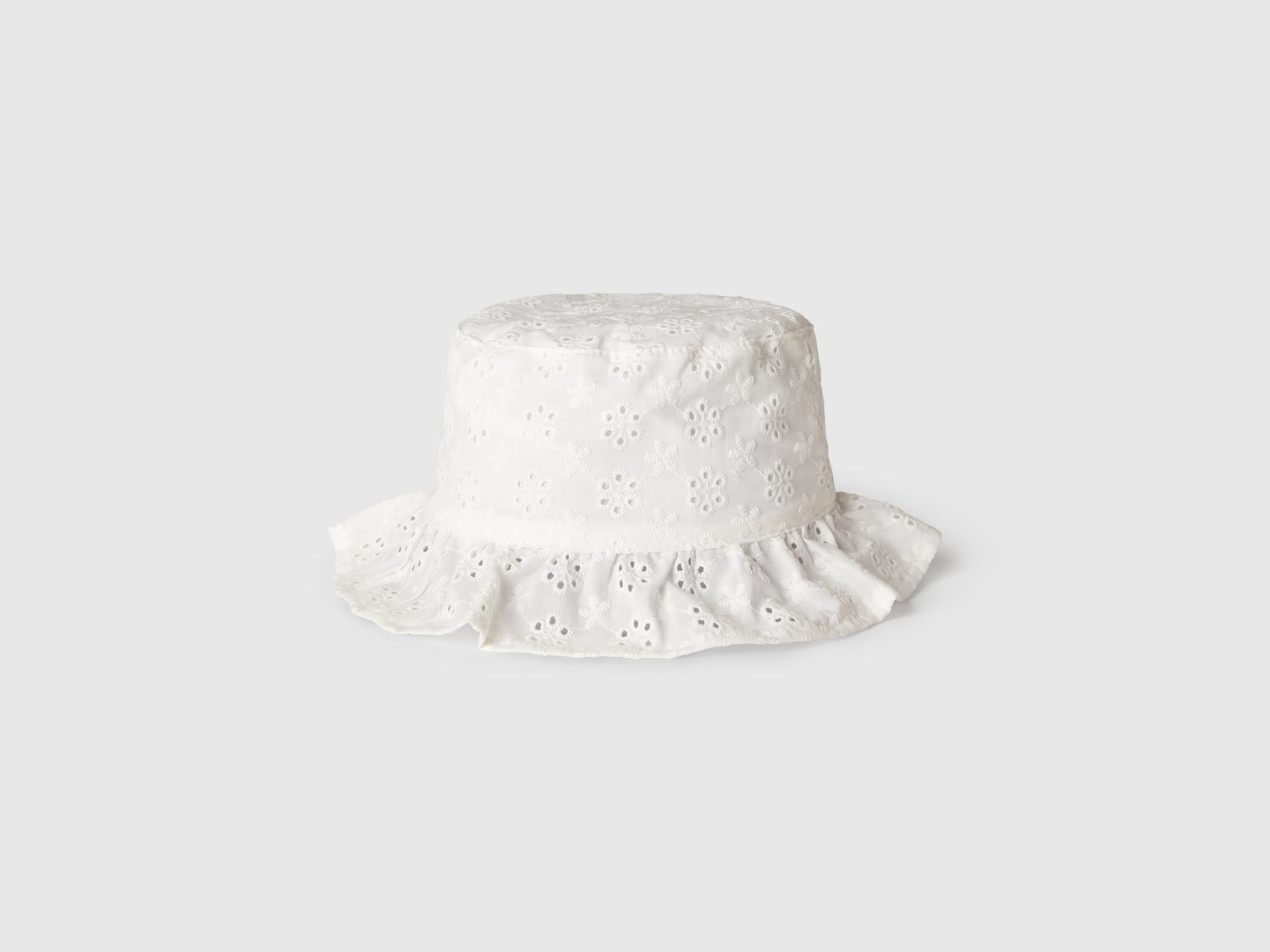 Cappellino con ricami sangallo da bimba bianco | Benetton Outlet