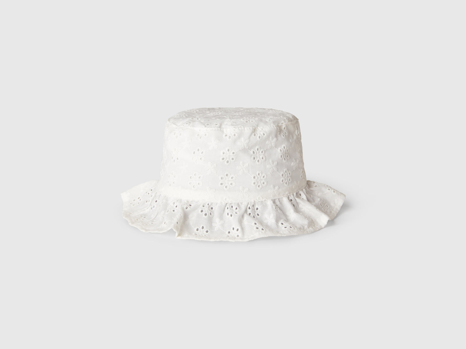 Cappellino con ricami sangallo da bimba bianco | Benetton Outlet