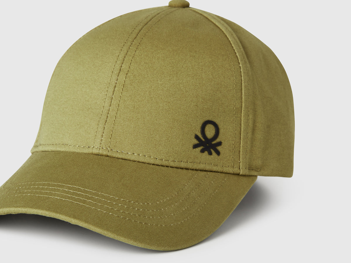 Cappellino con visiera