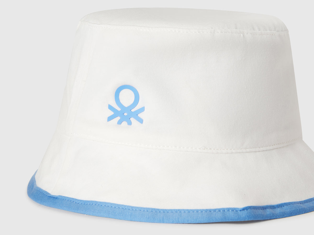 Cappello reversibile con stampa mare