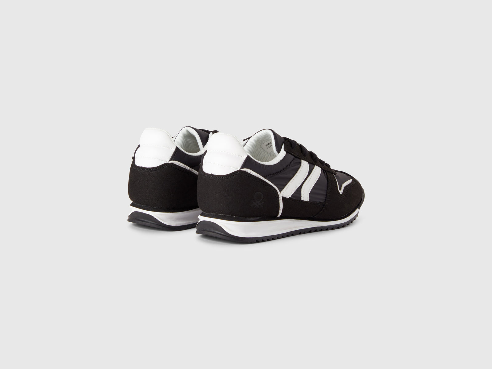 Sneakers in nylon e tessuto scamosciato da bambino nero 2 | Benetton Outlet