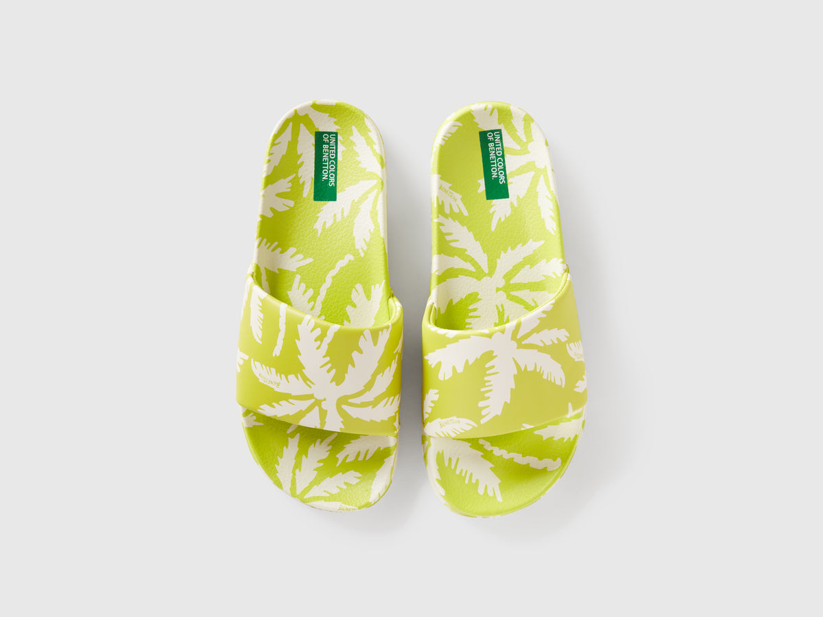 Ciabatte con stampa tropicale