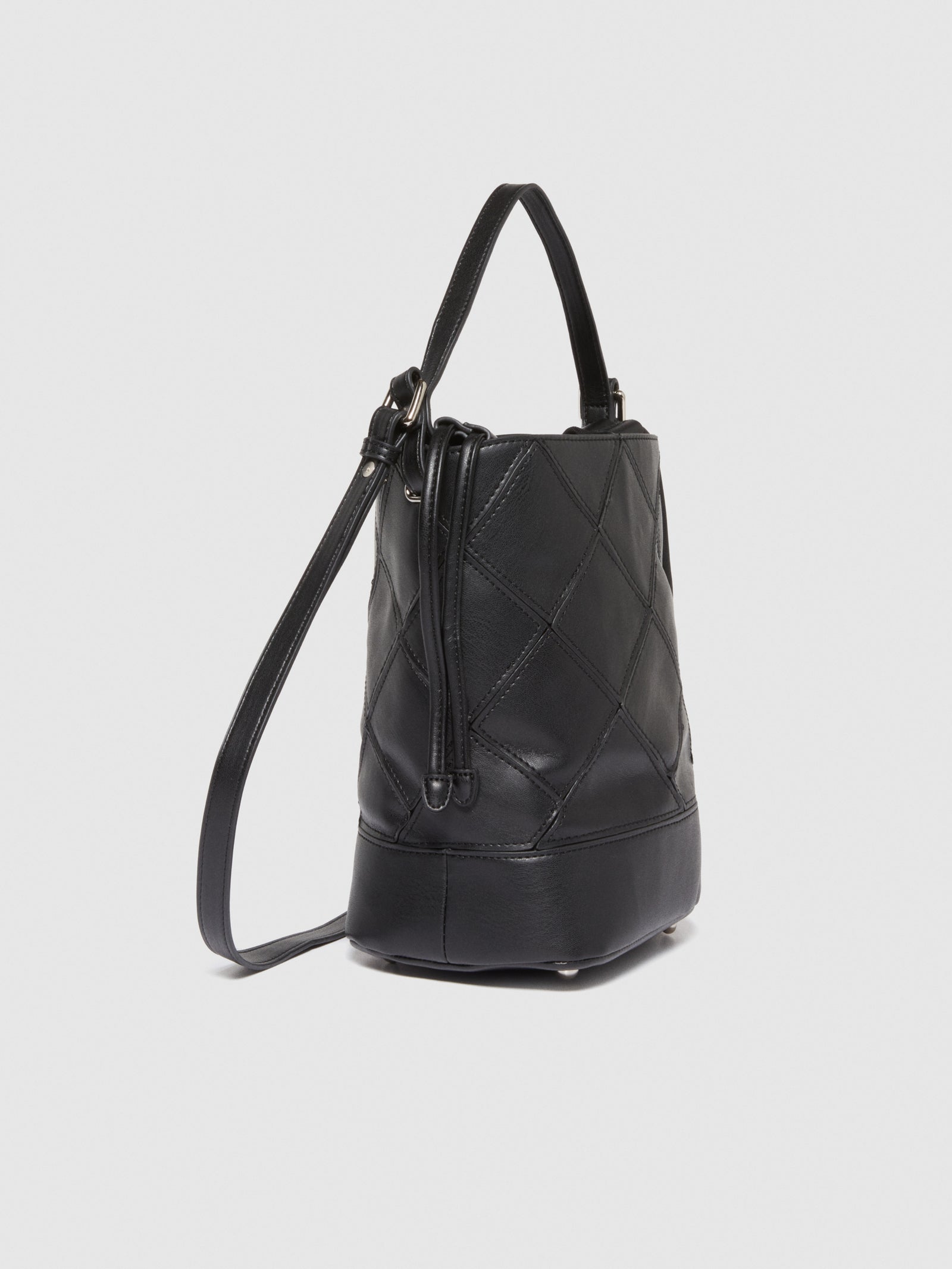Bolso tipo cubo con efecto tejido da donna nero 4 | Sisley Outlet