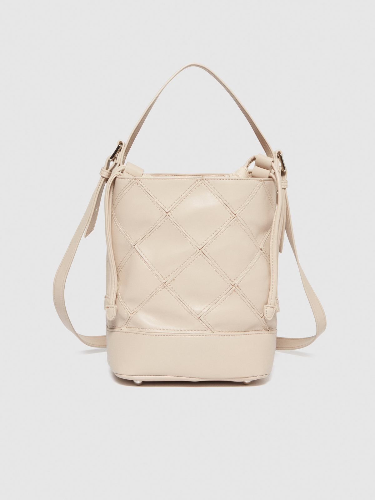 Bolso tipo cubo con efecto tejido