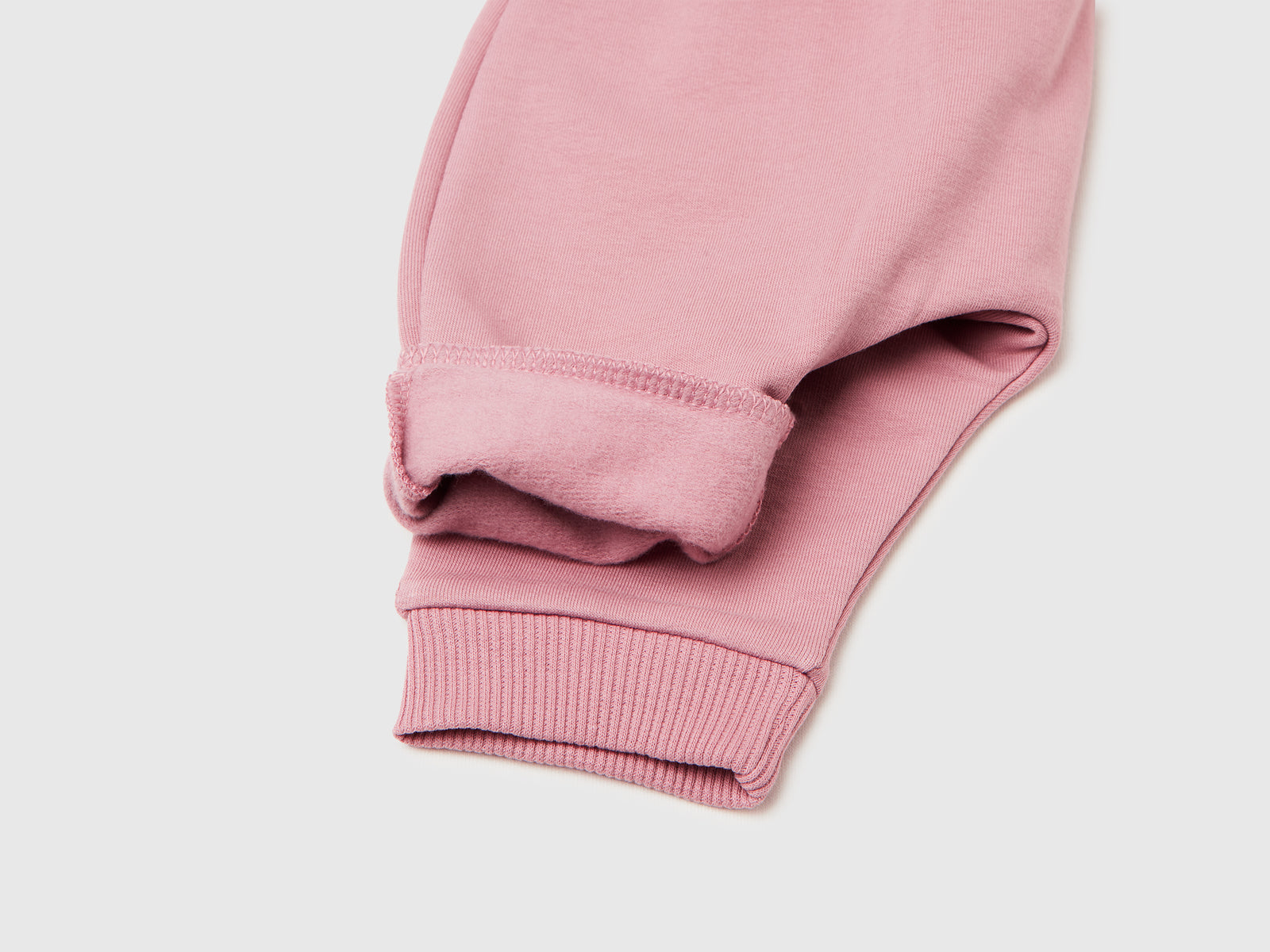 Pantaloni in calda felpa con taschino da neonato malva 3 | Benetton Outlet