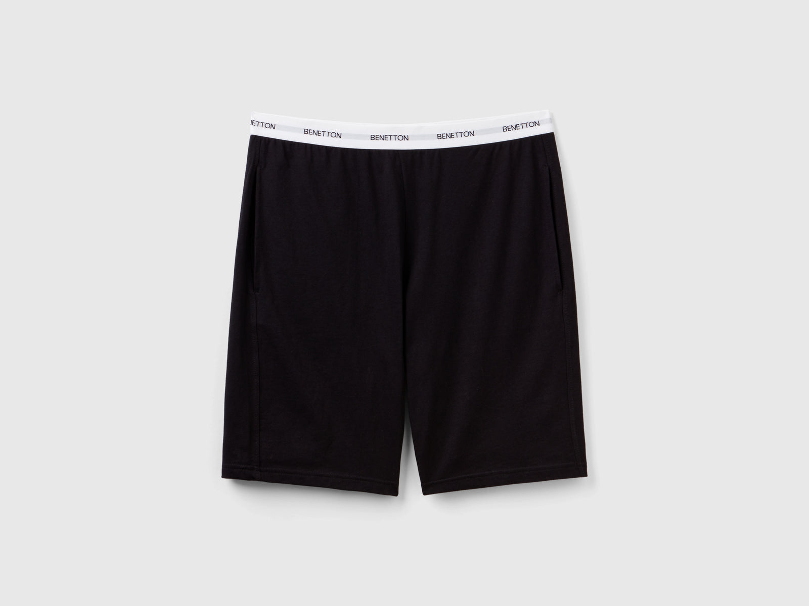 Pantaloni corti 100% cotone da uomo nero | Benetton Outlet