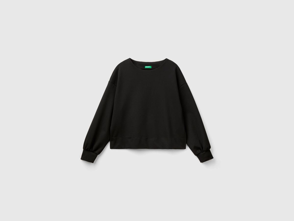 Maglia fluida con scollo a barchetta