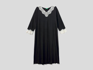 Camisón con detalles de encaje