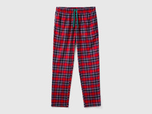 Pantaloni tartan rossi e blu