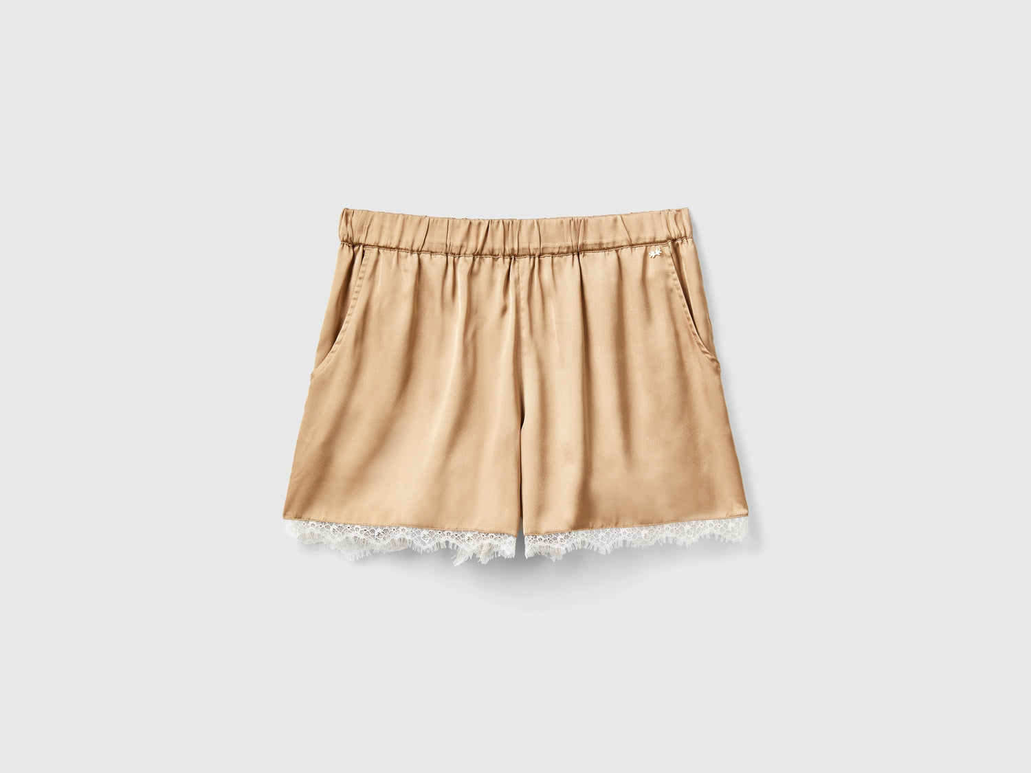 Shorts in satin da donna cammello | Benetton Outlet