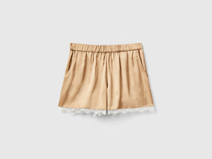Shorts in satin