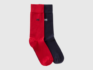 Dos pares de calcetines largos de algodón con logo.