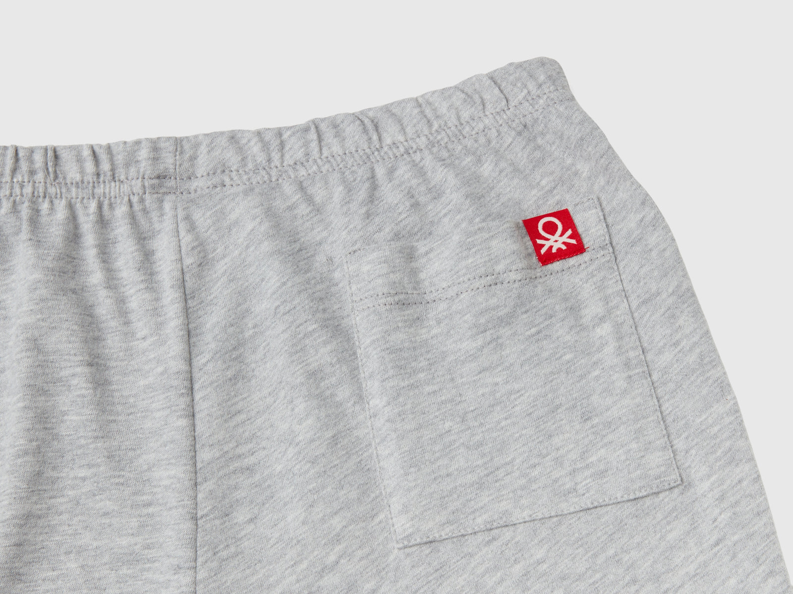 Pigiama con maglia a righe da bambino grigio 3 | Benetton Outlet