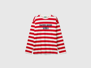 T-shirt a righe con stampa